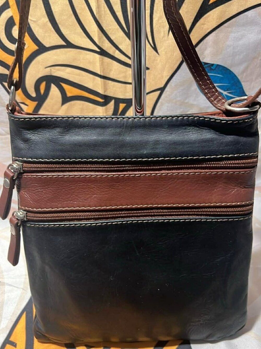 Vera Pelle Italian Leather Crossbody – Black & Brown